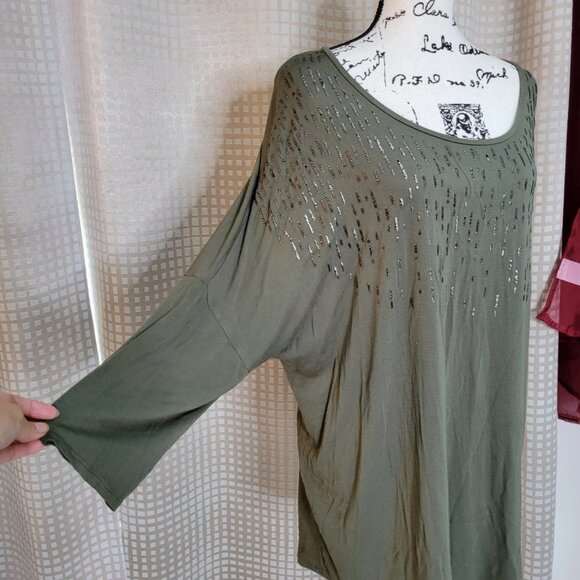 Apt. 9 Boat Neck 3/4 Sleeve Tunic Top with Shimmer Accent - Size XL - Picture 3 of 13